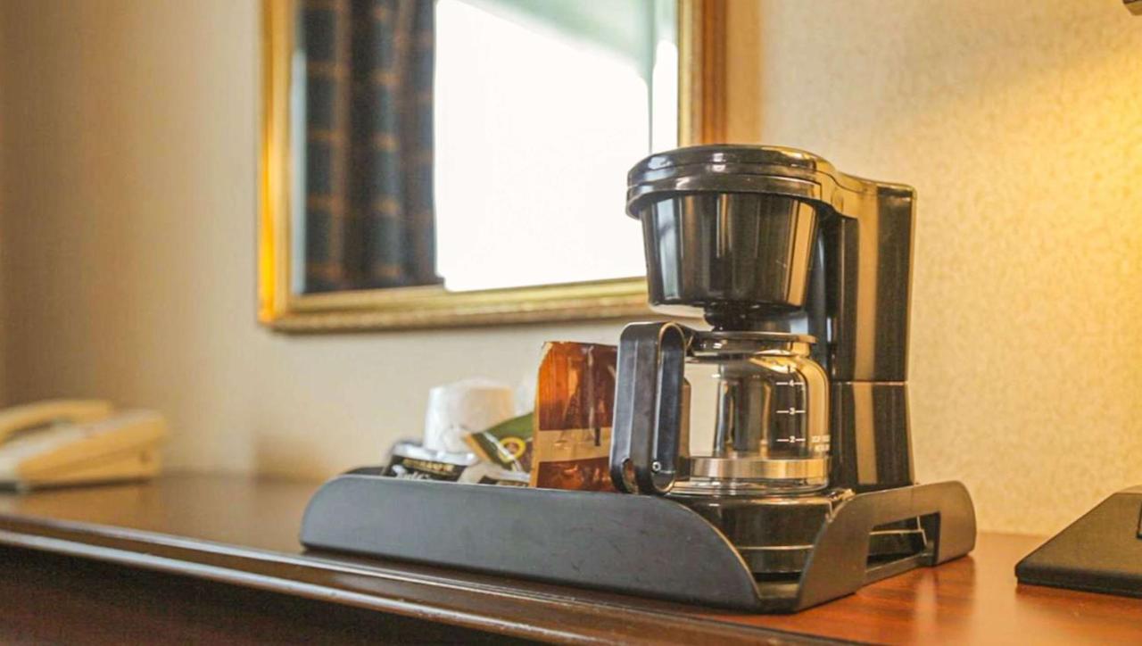 Magnuson Grand & Conference Center Somerset-Bridgewater Ngoại thất bức ảnh