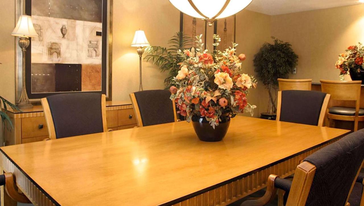 Magnuson Grand & Conference Center Somerset-Bridgewater Ngoại thất bức ảnh