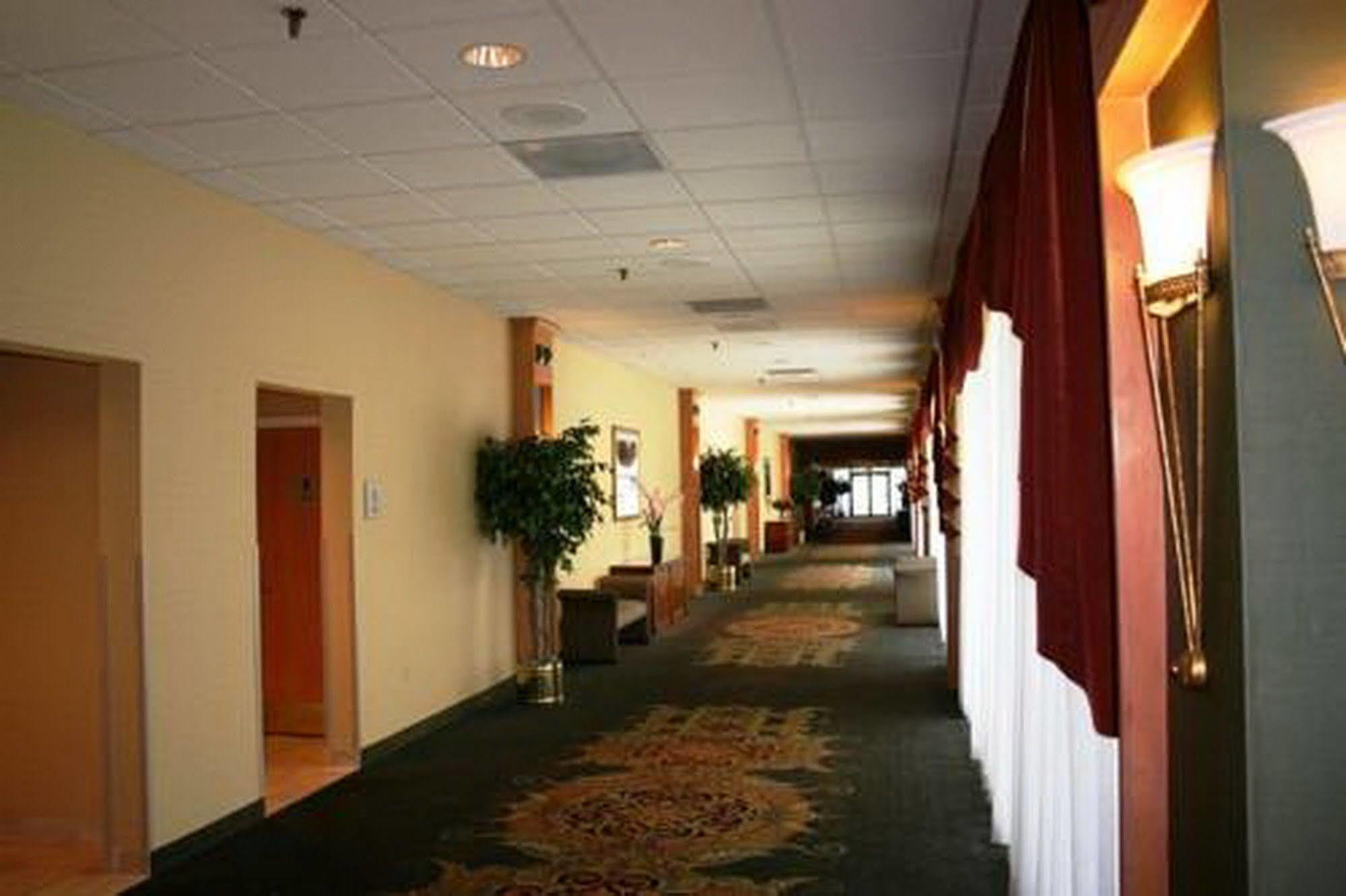 Magnuson Grand & Conference Center Somerset-Bridgewater Ngoại thất bức ảnh